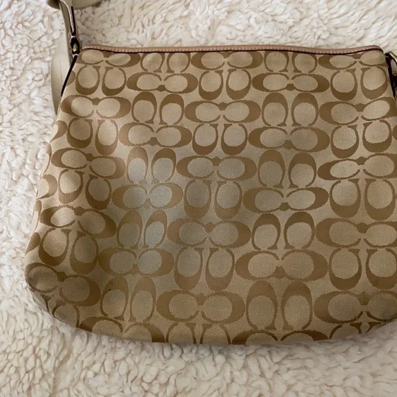 Coach - Picture 5 of 10